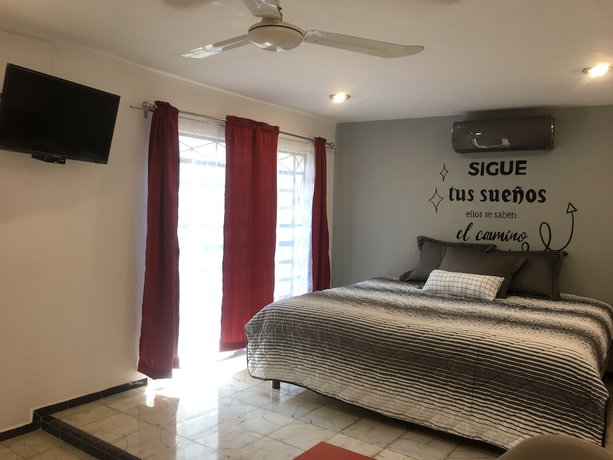 Imagen de la habitación del Hotel Suites del Sureste. Foto 6