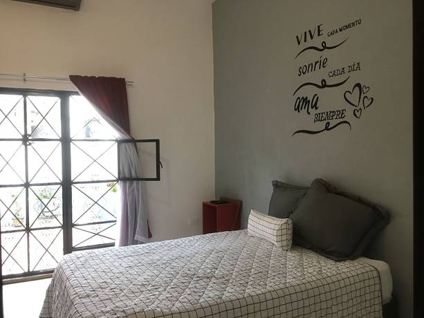 Imagen de la habitación del Hotel Suites del Sureste. Foto 7