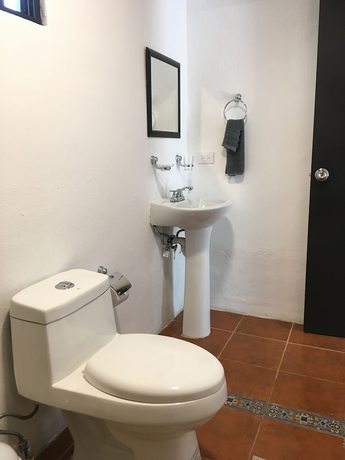 Imagen de la habitación del Hotel Suites del Sureste. Foto 9
