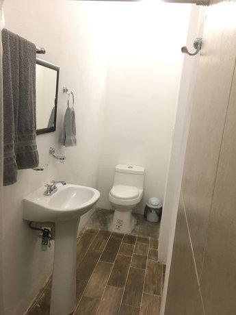Imagen de la habitación del Hotel Suites del Sureste. Foto 10