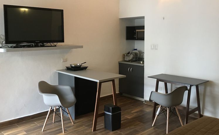 Imagen de la habitación del Hotel Suites del Sureste. Foto 12