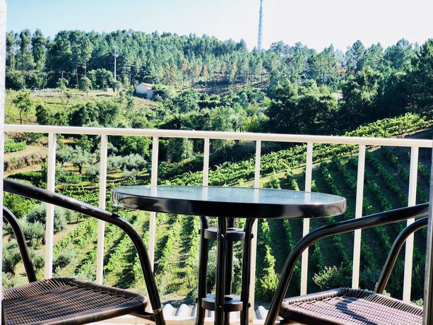 Imagen de los exteriores del Hotel Suites do Pinhal. Foto 16