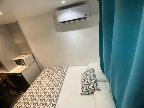 Imagen general del Hotel Suites nuevas con ba&ntilde;o privado frente al metro st MWC Barcelona-FIRA. Foto 8