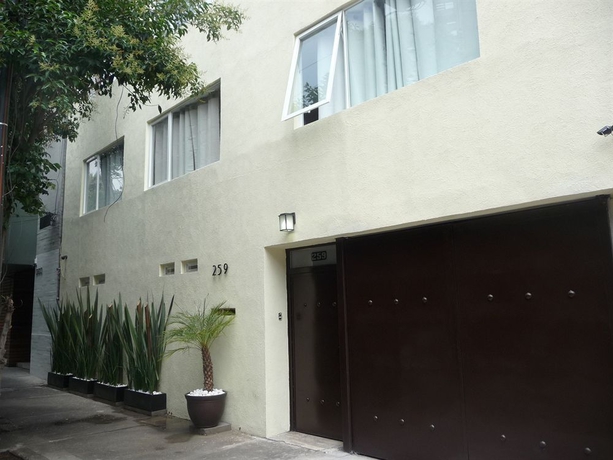 Imagen de los exteriores del Hotel Suites259. Foto 10