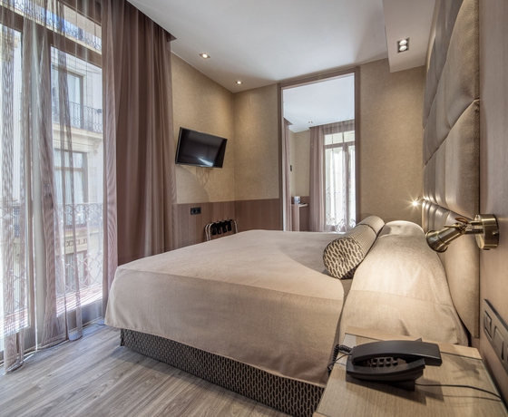 Imagen de la habitación del Hotel Suizo, Barrio G&oacute;tico. Foto 4