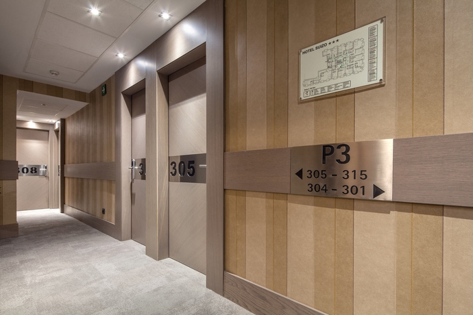 Imagen de los interiores del Hotel Suizo, Barrio G&oacute;tico. Foto 15