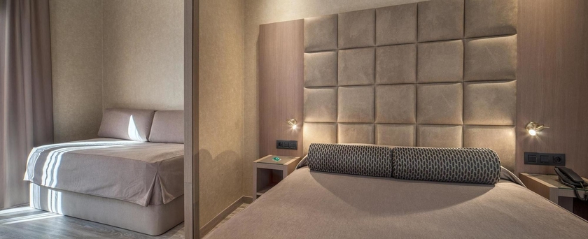 Imagen de la habitación del Hotel Suizo, Barrio G&oacute;tico. Foto 11