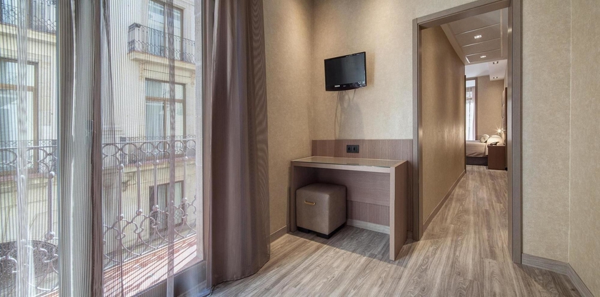 Imagen de la habitación del Hotel Suizo, Barrio Gotico. Foto 3