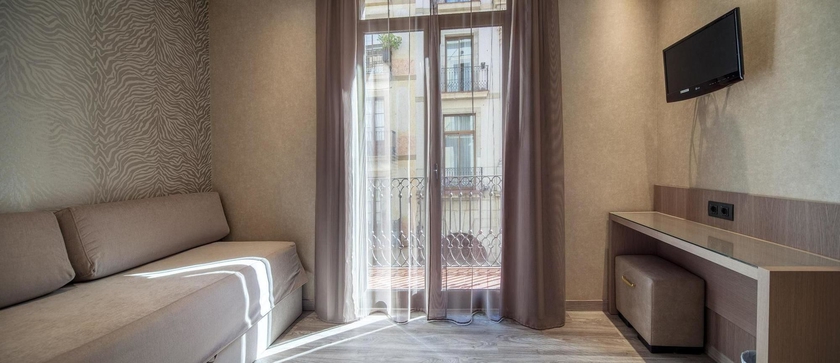 Imagen de la habitación del Hotel Suizo, Barrio Gotico. Foto 10