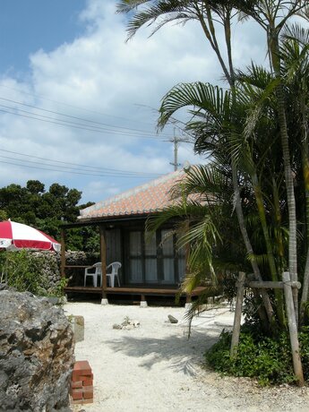 Imagen de la habitación del Hotel Sukabura Inn. Foto 16