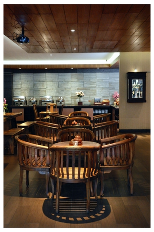 Imagen del bar/restaurante del Hotel Sukajadi and Gallery. Foto 4