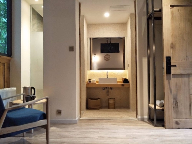 Imagen de la habitación del Hotel Sukham Advesa Emei. Foto 4