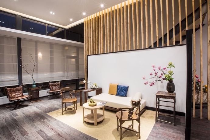 Imagen de los interiores del Hotel Sukham Advesa Emei. Foto 19