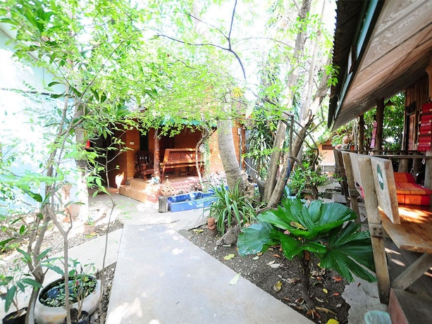 Imagen de los exteriores del Hotel Sukhothai Guest House. Foto 12