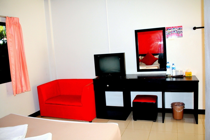 Imagen de los interiores del Hotel Suksaiburi Resort. Foto 12