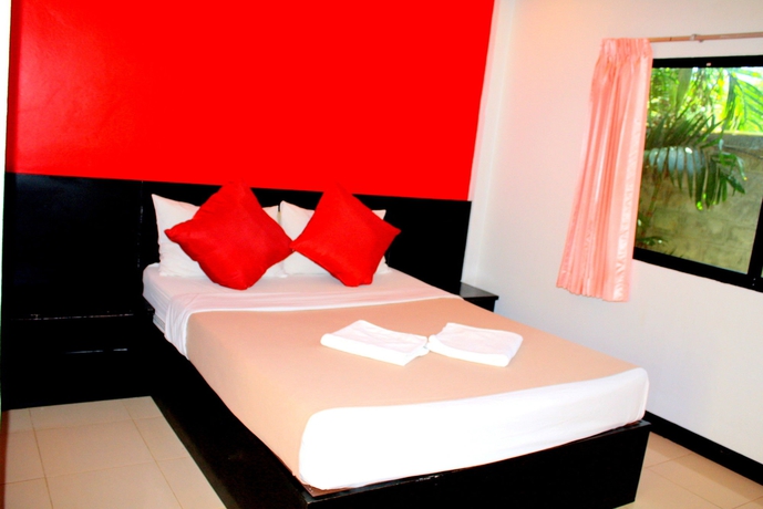 Imagen de los interiores del Hotel Suksaiburi Resort. Foto 14