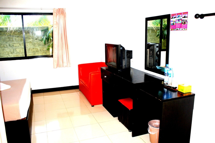 Imagen de los interiores del Hotel Suksaiburi Resort. Foto 15