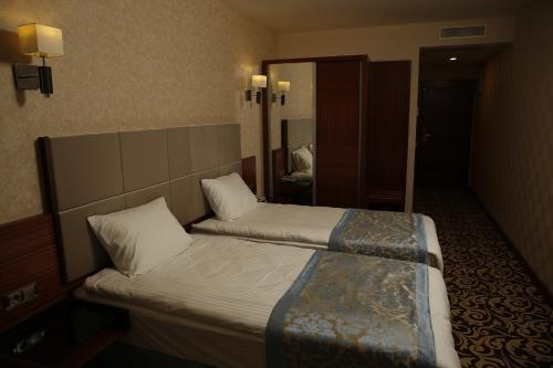 Imagen de la habitación del Hotel Sular. Foto 6