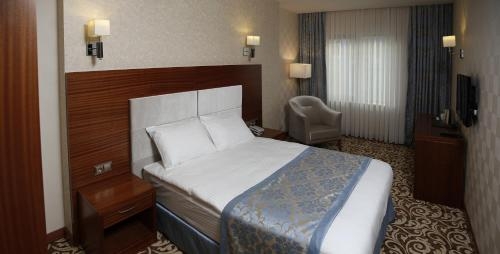 Imagen de la habitación del Hotel Sular. Foto 7