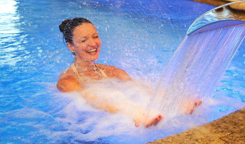 Imagen de la piscina del Hotel Sulfner. Foto 17