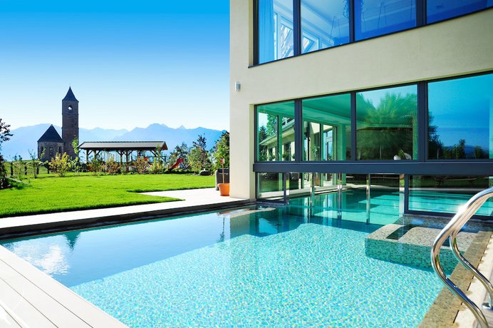 Imagen de la piscina del Hotel Sulfner. Foto 18