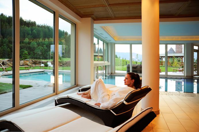 Imagen de la piscina del Hotel Sulfner. Foto 19