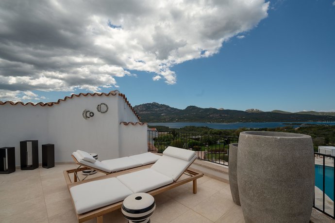 Imagen de los exteriores del Hotel Sulia House Porto Rotondo, Curio Collection by Hilton. Foto 15