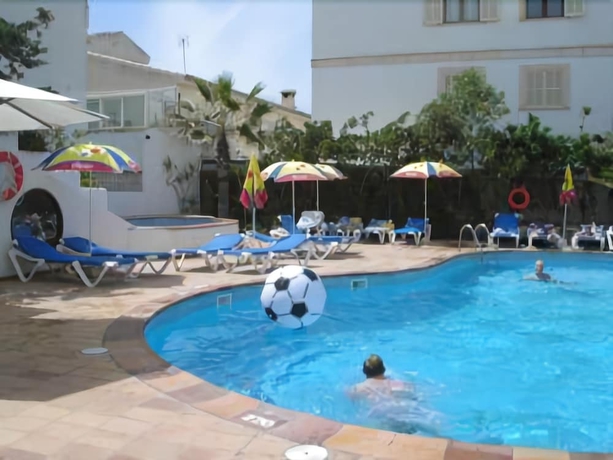 Imagen de la piscina del Hotel Sultán. Foto 19