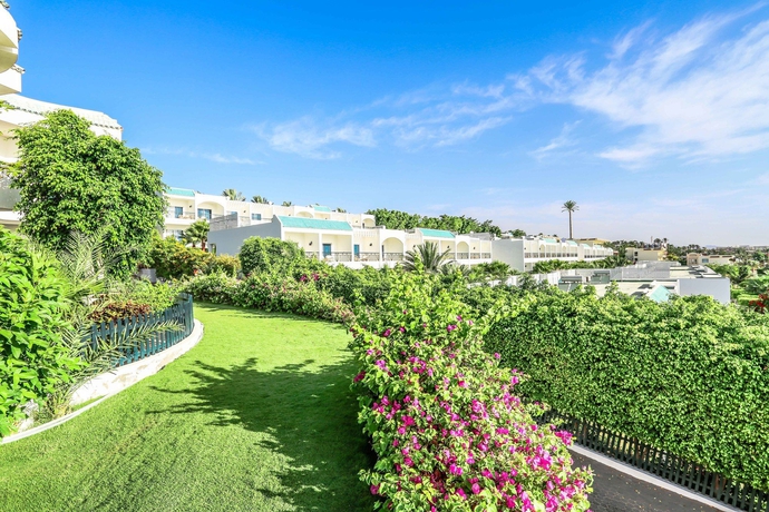 Imagen de los exteriores del Hotel Sultan Gardens Resort. Foto 13