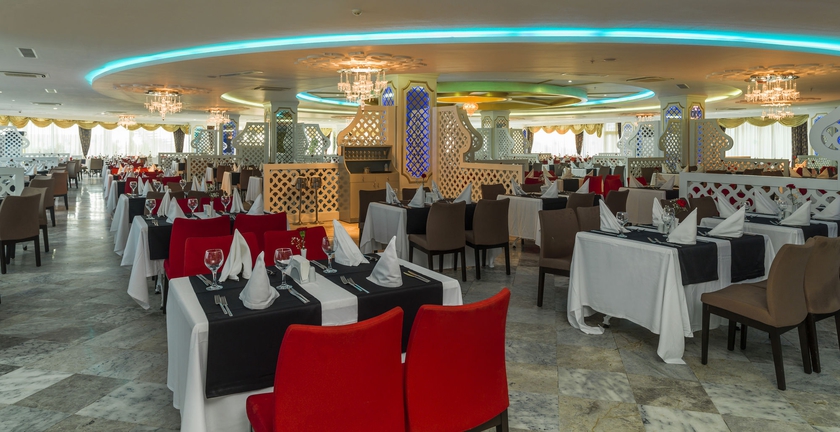 Imagen del bar/restaurante del Hotel Sultan Of Dreams. Foto 4