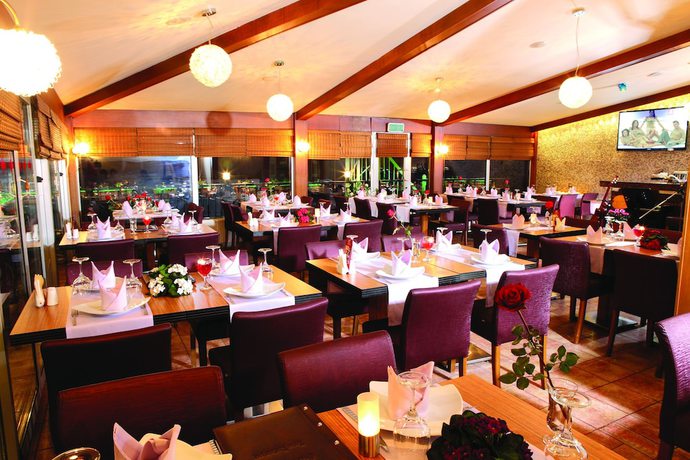 Imagen del bar/restaurante del Hotel Sultan - Restaurant. Foto 3