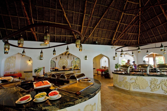 Imagen del bar/restaurante del Hotel Sultan Sands. Foto 5