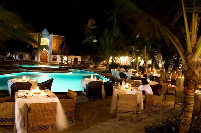 Imagen del bar/restaurante del Hotel Sultan Sands. Foto 6