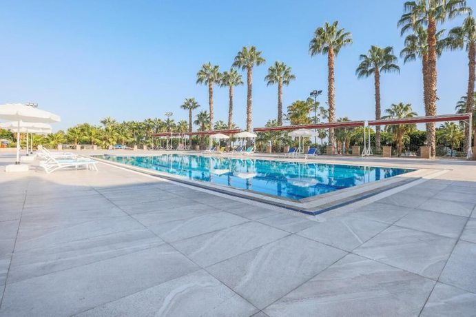 Imagen de la piscina del Hotel Sultasa, Mersin. Foto 17