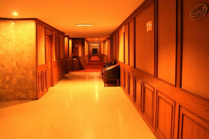 Imagen de los interiores del Hotel Sulthan International. Foto 16