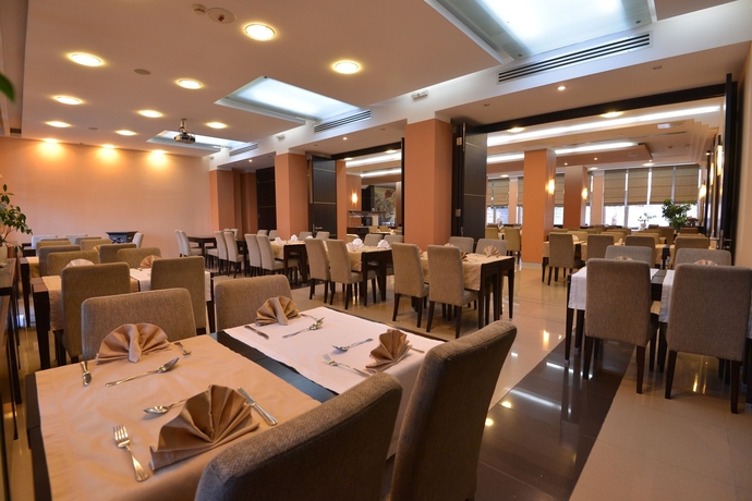 Imagen del bar/restaurante del Hotel Sumadija, Belgrado. Foto 8