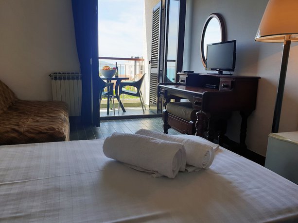Imagen de la habitación del Hotel Sumadija, Rafailovici. Foto 4