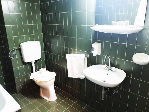 Imagen de la habitación del Hotel Sumadija, Rafailovici. Foto 7