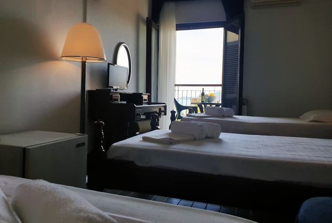 Imagen de la habitación del Hotel Sumadija, Rafailovici. Foto 13
