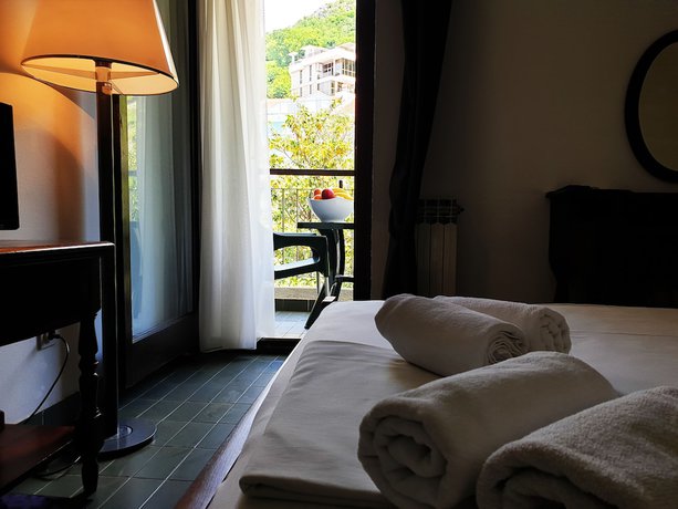 Imagen de la habitación del Hotel Sumadija, Rafailovici. Foto 14