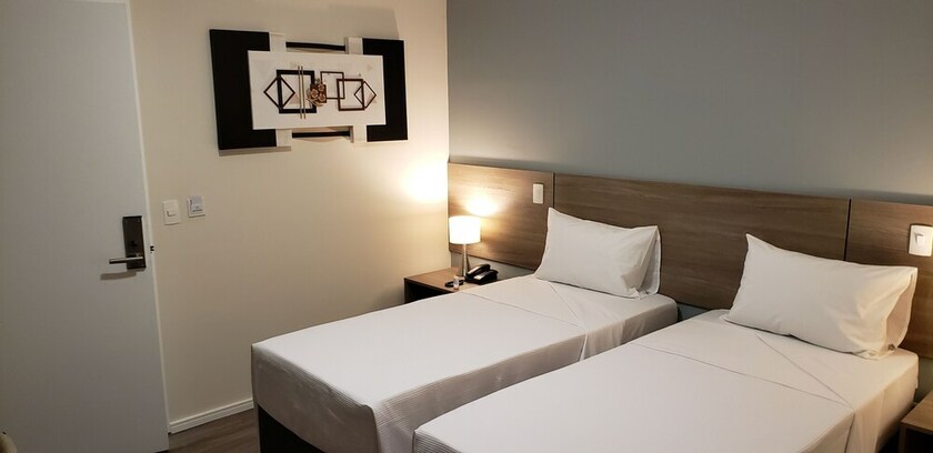 Imagen de la habitación del Hotel Sumar&eacute; Park. Foto 14