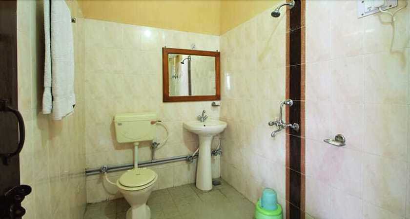 Imagen de la habitación del Hotel Sumit Kausani. Foto 16