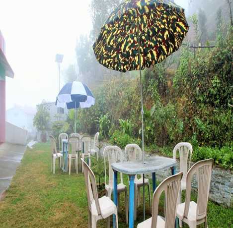 Imagen del bar/restaurante del Hotel Sumit Kausani. Foto 11