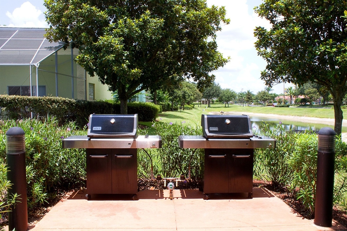 Imagen de los exteriores del Hotel Summer Bay Orlando by Exploria Resorts. Foto 6