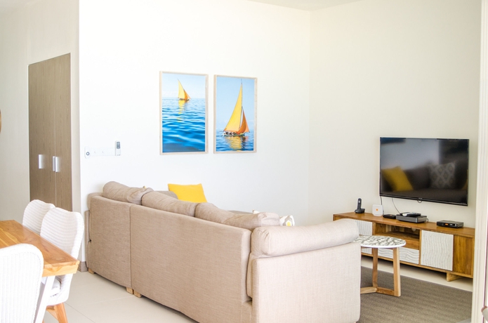 Imagen de los interiores del Hotel Summer Breeze By Dream Escapes. Foto 8