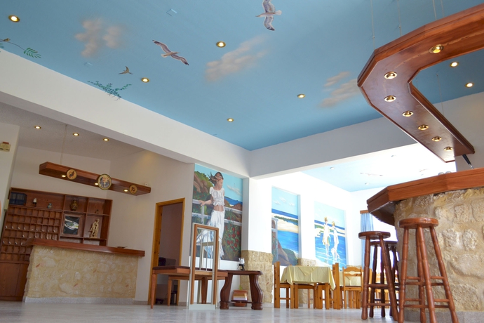Imagen de los interiores del Hotel Summer Breeze, Gennadi. Foto 15