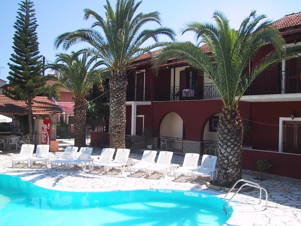 Imagen de la piscina del Hotel Summer Breeze, Kavos. Foto 5