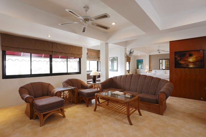 Imagen de los interiores del Hotel Summer Breeze, Patong Beach. Foto 11