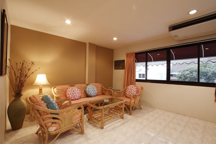 Imagen de los interiores del Hotel Summer Breeze, Patong Beach. Foto 12