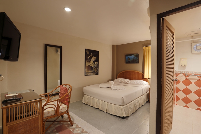 Imagen de la habitación del Hotel Summer Breeze, Patong Beach. Foto 10